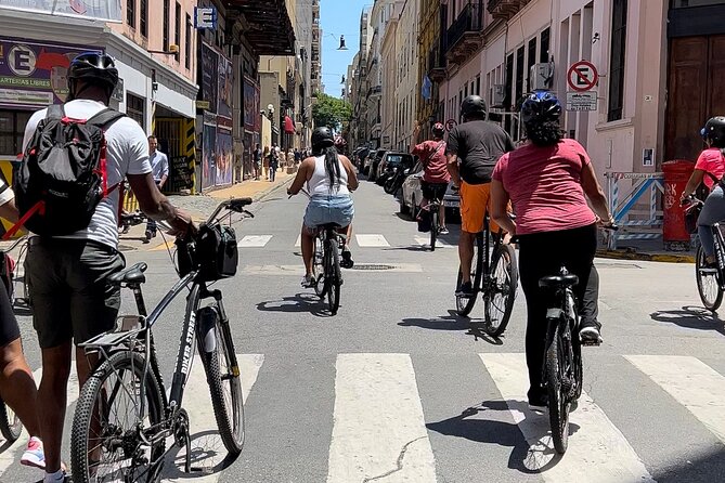 Cultural Immersion Experience by Bike around old BA Max 6 ppl - What the guide adds to the ride