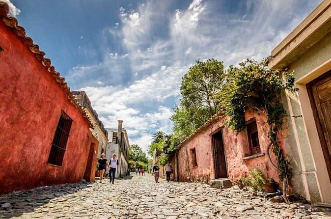 Day Trip to Colonia del Sacramento from Buenos Aires - Regular group tour or private option?