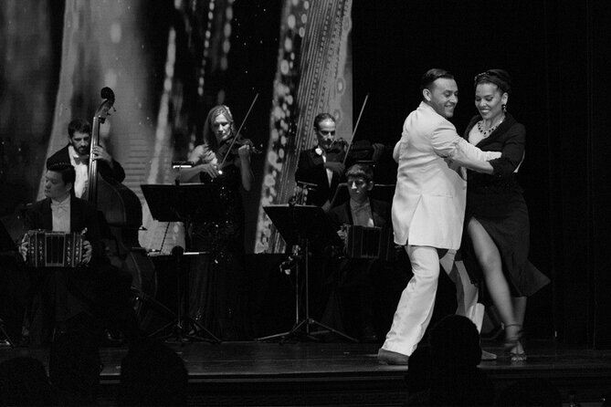 Dinner and Show with Beginner Tango Class for Cruisers - The guides and the small details that matter