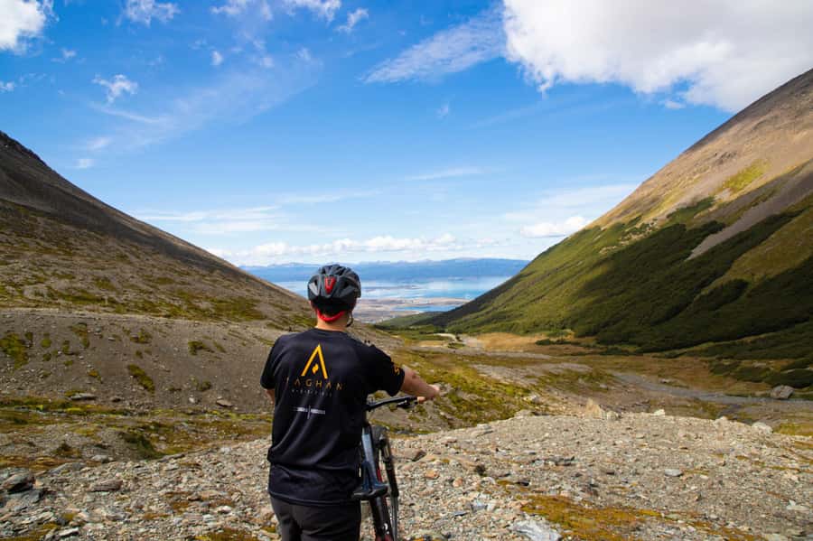 E-BIKE Beagle Viewpoint - Bahía Encerrada gives you an easy city introduction