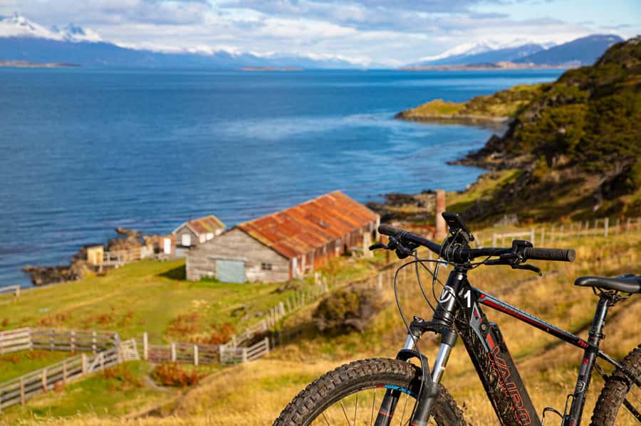 E-BIKE en ESTANCIA TÚNEL - Two hours through Playa Larga and the coastal forest