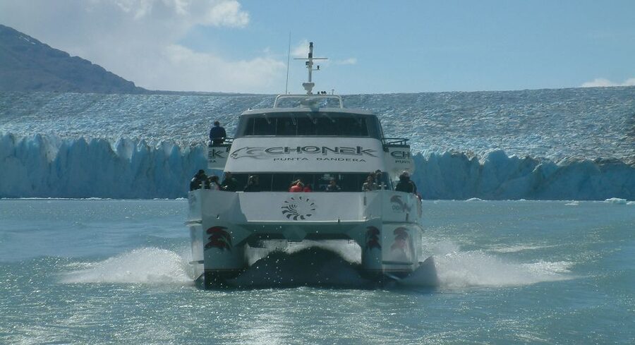 El Calafate: All Glaciers Boat Trip - The 700-meter mountain path