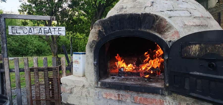 El Calafate: Argentine Cuisine Experience - Starting around the fire pit in Santa Cruz Province