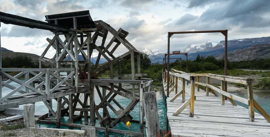 El Calafate: Glacier Cruise & Trekking at Estancia Cristina - Boarding the boat at Punta Bandera
