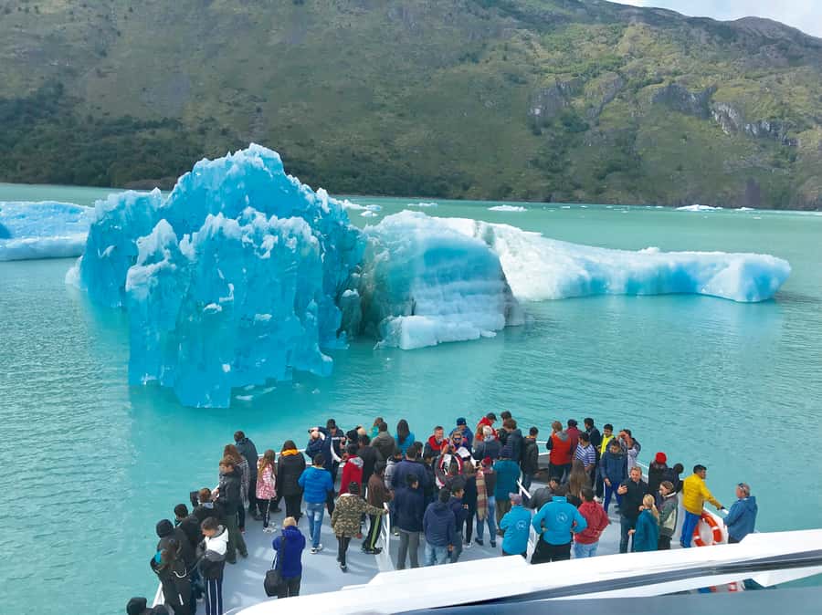 El Calafate: Glaciers Gourmet Experience - Full Day Cruise - Why this cruise is different from a basic boat trip