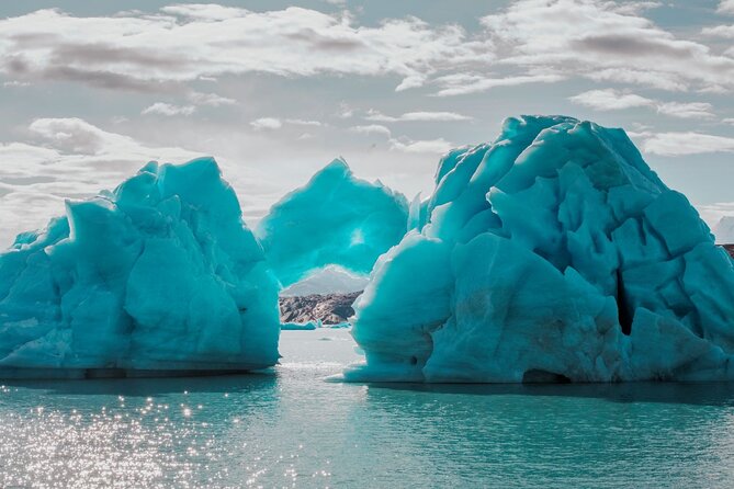 El Calafate: Gourmet Upsala and Spegazzini Glaciers - Facing the tall ice wall of Spegazzini Glacier