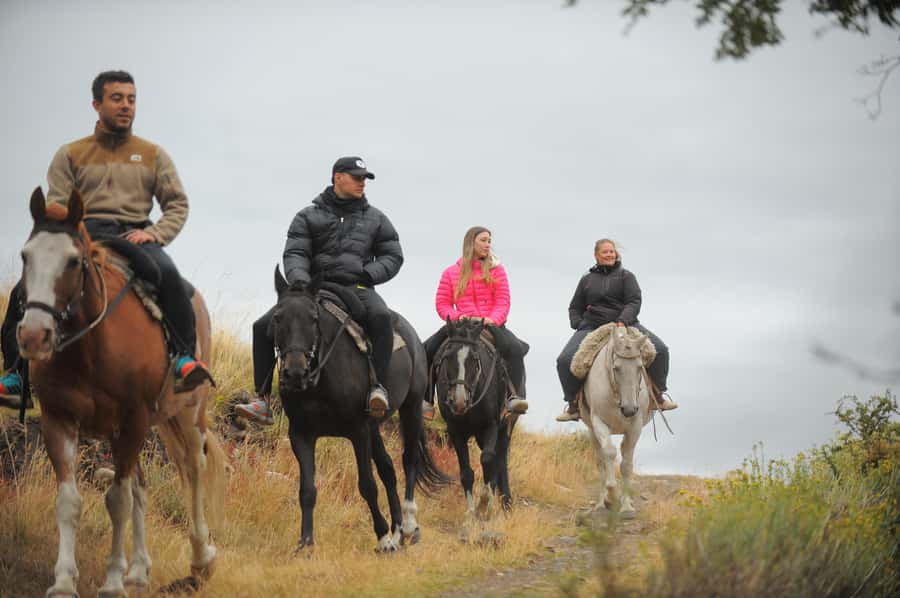 El Calafate: Horseback riding in Cerro Frias - Getting comfortable on a Patagonian horse