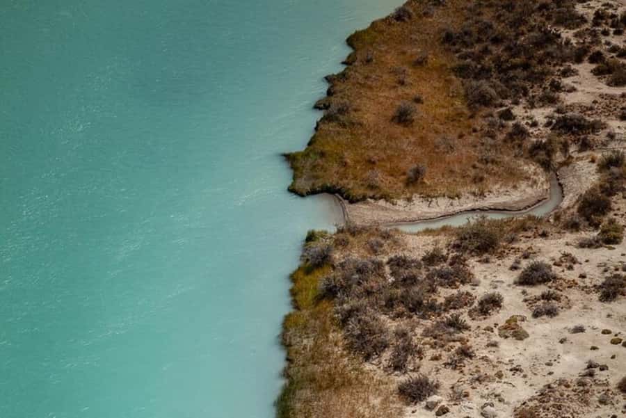 El Calafate: Kayak and Hike La Leona River Tour - Paddling the quieter reaches of La Leona River