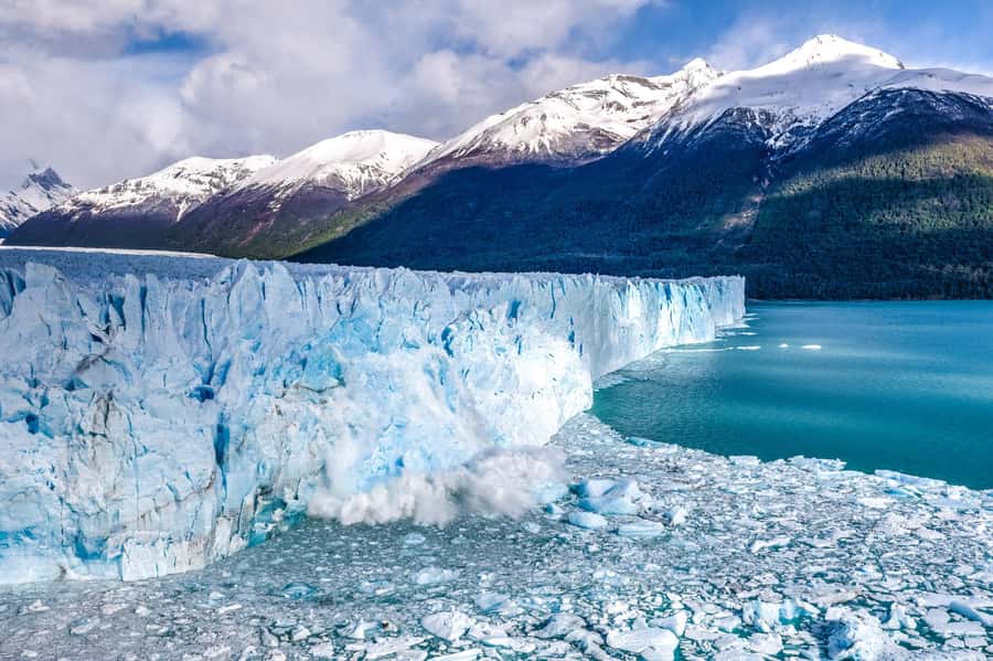 El Calafate: Perito Moreno Glacier, Boat Cruise & Glaciarium - Two hours on the glacier walkways