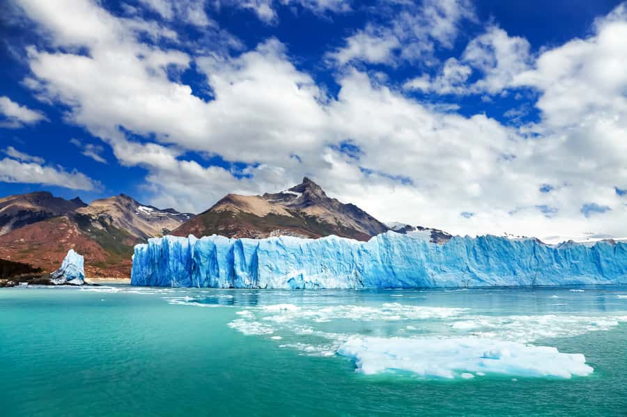 El Calafate: Perito Moreno Glacier Trekking Tour and Cruise - Why walking on Perito Moreno feels different