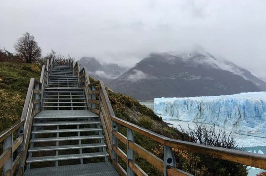 El Calafate: Perito Moreno Glacier, visit to footbridges with navigation - Leaving El Calafate Around 8:45 am