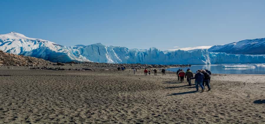 El Calafate: Safari Azul Los Glaciares Trekking Tour - The 20 to 30 minute boat ride across Lago Rico