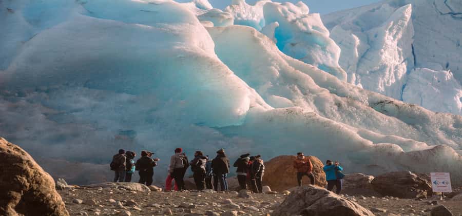 El Calafate: Safari Azul Los Glaciares Trekking Tour - Lunch and two hours at the famous walkways