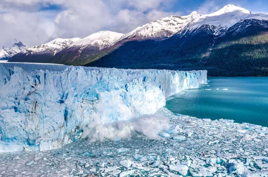 El Calafate: Trip to the Famous Perito Moreno Glacier - The first glacier view at Mirador de los Suspiros