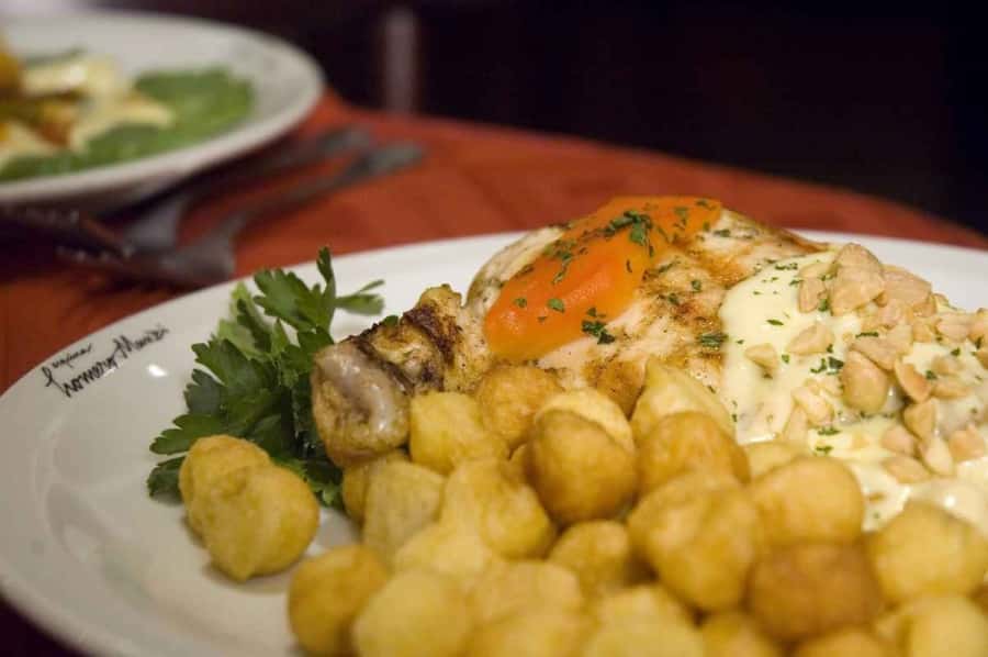Esquina Homero Manzi Dinner and Tango Show - Should you book Esquina Homero Manzi?