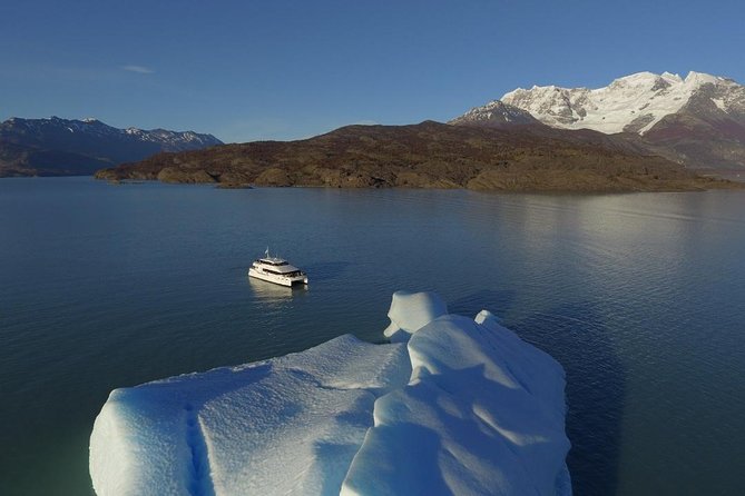 Estancia Cristina Mirador del Glaciar Upsala - Leaving El Calafate for Punta Bandera