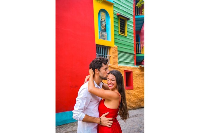 Exclusive Buenos Aires Tour with Photoshoot and Drinks - A bite inside San Telmo Market