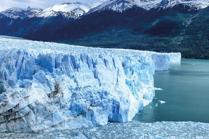 Excursion to Perito Moreno Glacier from El Calafate - Crossing the Patagonian steppe for the first 40 kilometers