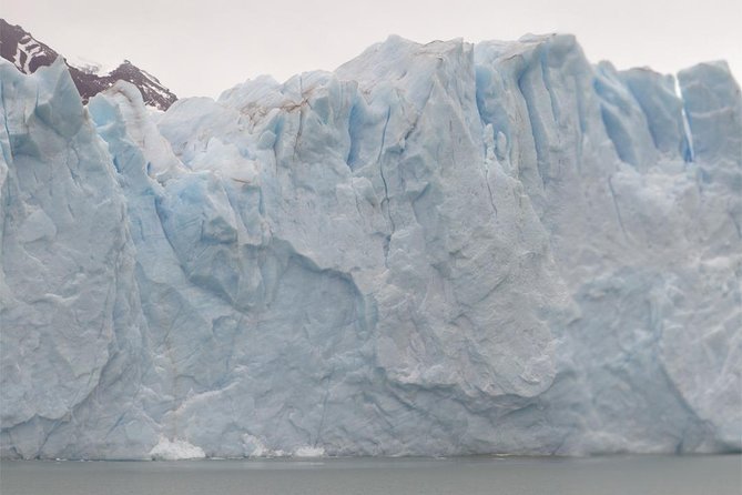Excursion to the Perito Moreno Glacier, with guide and transfer to / from the hotel - Lunch, boat rides, and what is not included