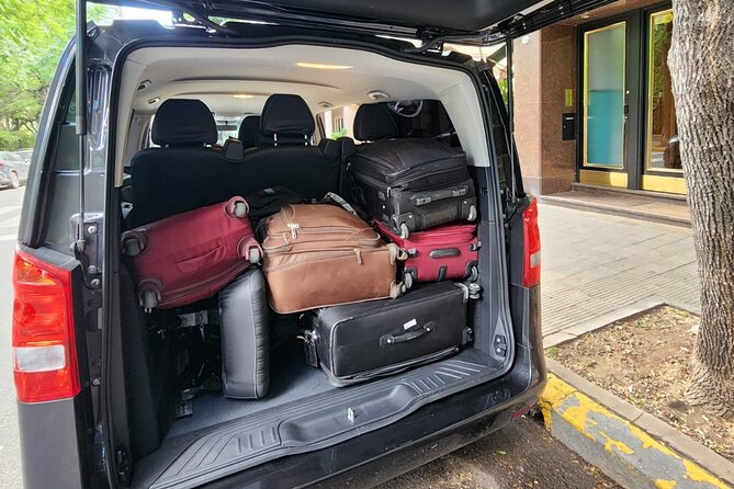 Executive Van Transfer: Ezeiza Airport (EZE) – Buenos Aires - The dog-friendly detail and a thoughtful stop