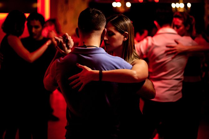 Experience Buenos Aires: Private Tango Lesson - Listening to the accordion, guitar, and clarinet