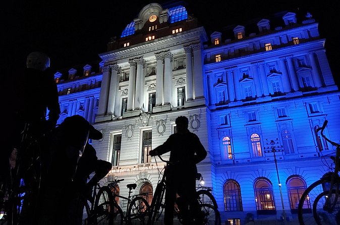 Experience the Lighted Night of Buenos Aires in a Bike - The Obelisco at the center of the city