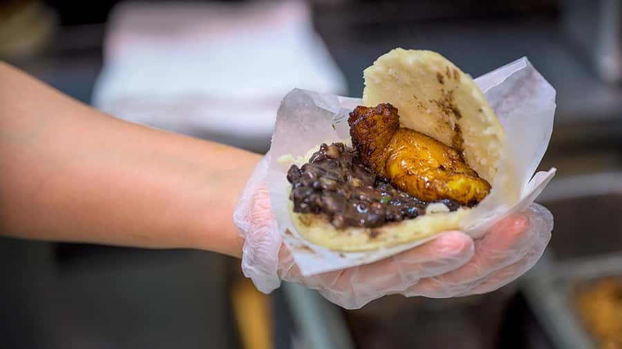Flavors of Latin American Food Tour in Buenos Aires - How the 210-minute schedule works in practice