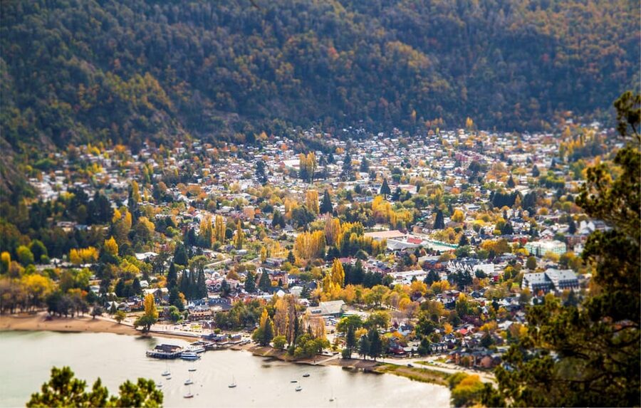 From Bariloche: San Martin de los Andes and 7 Lakes Circuit - Villarino and Falkner, forest-framed water