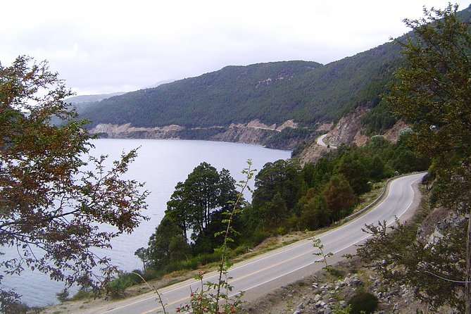 From Bariloche: San Martín de los Andes by The 7 Lakes Route - San Martín de los Andes beside Lake Lacar