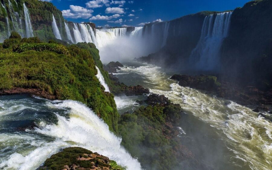From Buenos Aires: 3-Day Iguazu Falls Tour with Airfare - Guides and the value of organized transport