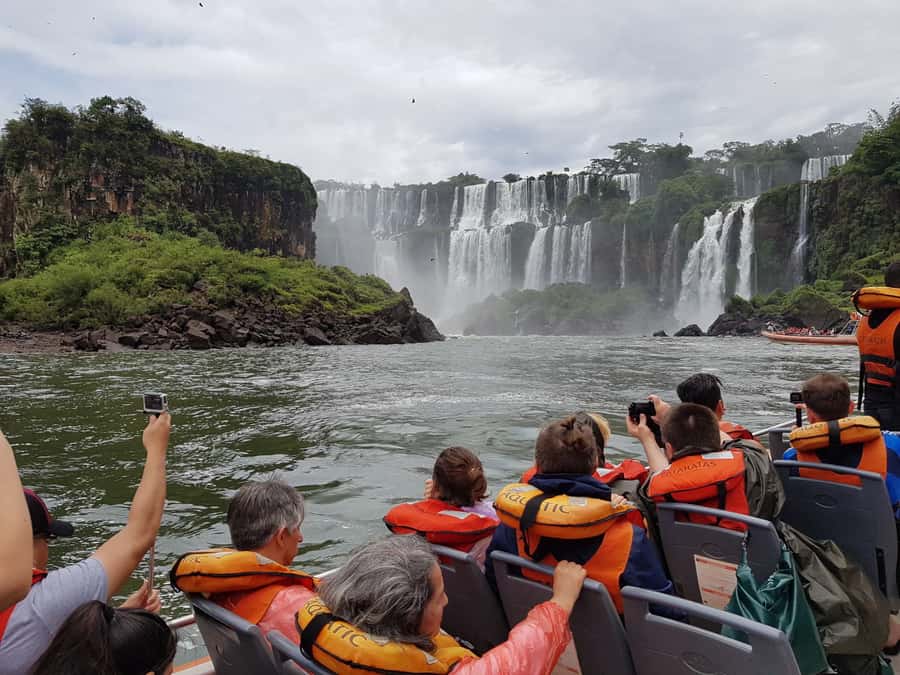 From Foz do Iguaçu: Iguazú Falls Boat Ride Argentina - Why this Argentine side day is worth considering