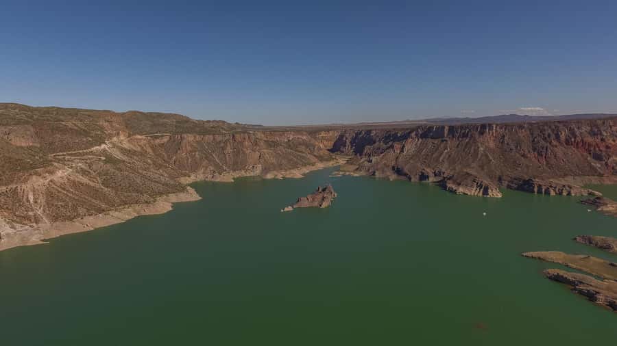 From Mendoza: Atuel Canyon Day Trip - Los Nihuiles Hydroelectric Complex and its water views