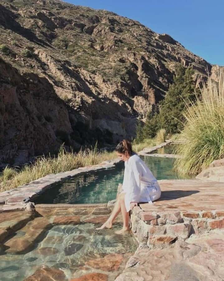 From Mendoza: Premium Spa Day at the Cacheuta Hot Springs - Crowds, comfort, and the condition of the property