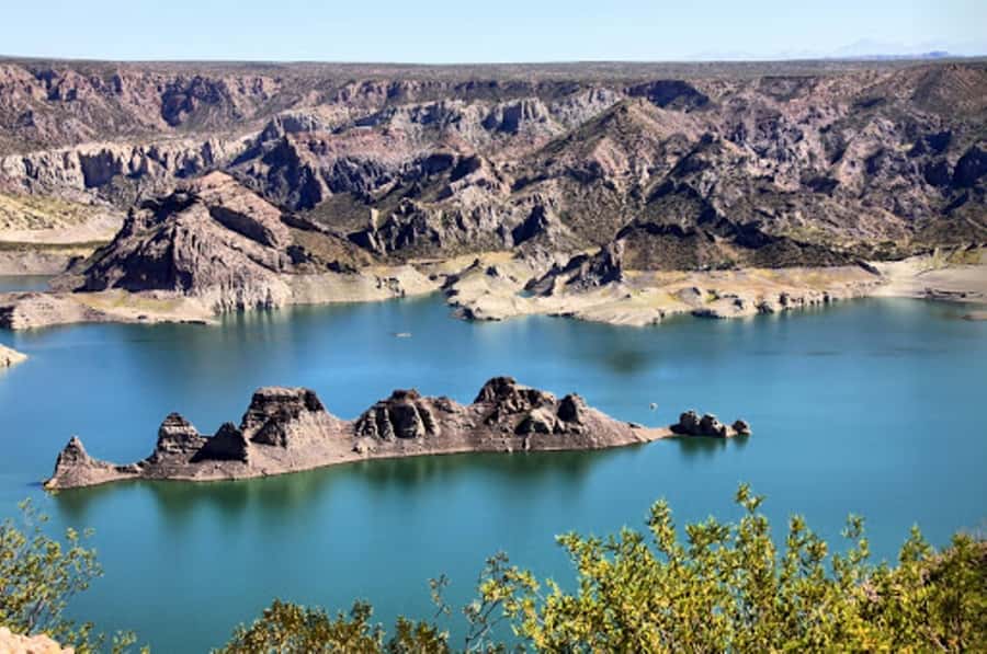 From Mendoza: San Rafael Sightseeing and Atuel Canyon Tour - Villa 25 de Mayo and the roots of San Rafael