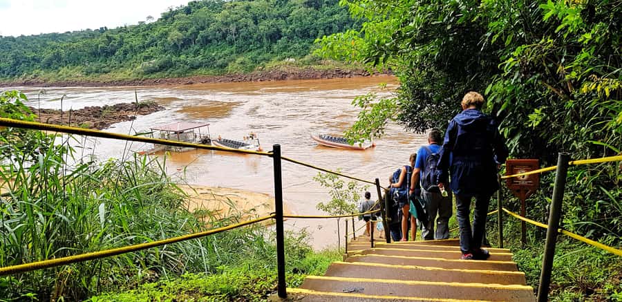 From Puerto Iguazu: Argentinian Iguazu Falls with Boat Ride - Guides can make or break the day