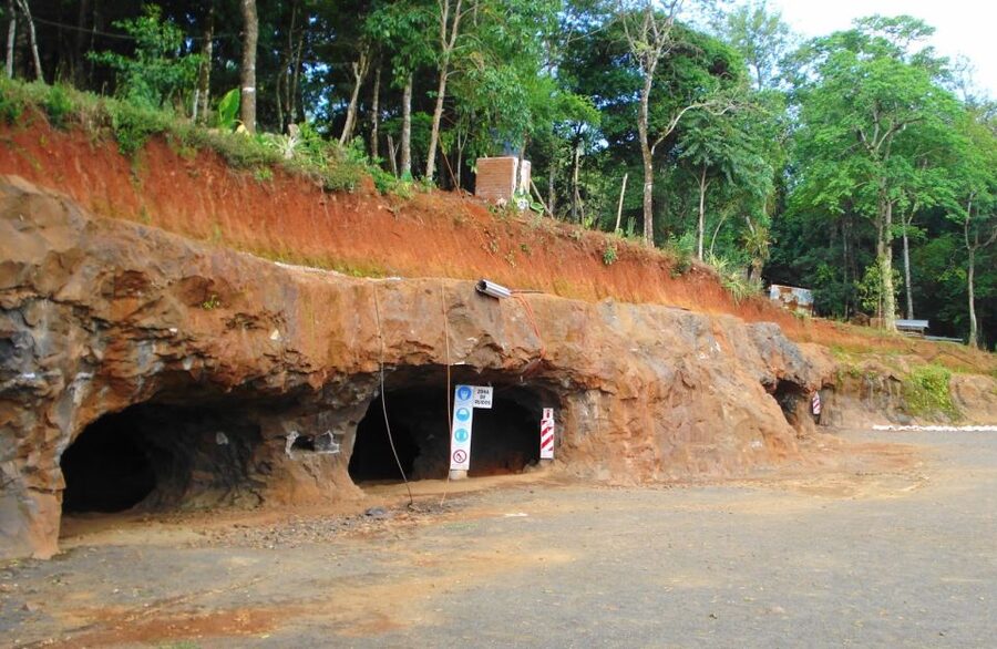 From Puerto Iguazu: San Ignacio Ruins and Wanda Mines Tour - What you see inside Wanda Mines