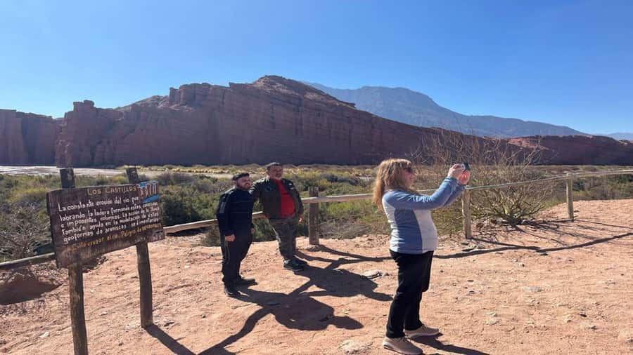 From Salta: Day Trip to Cafayate - Guides, vehicles, and the human side of the day