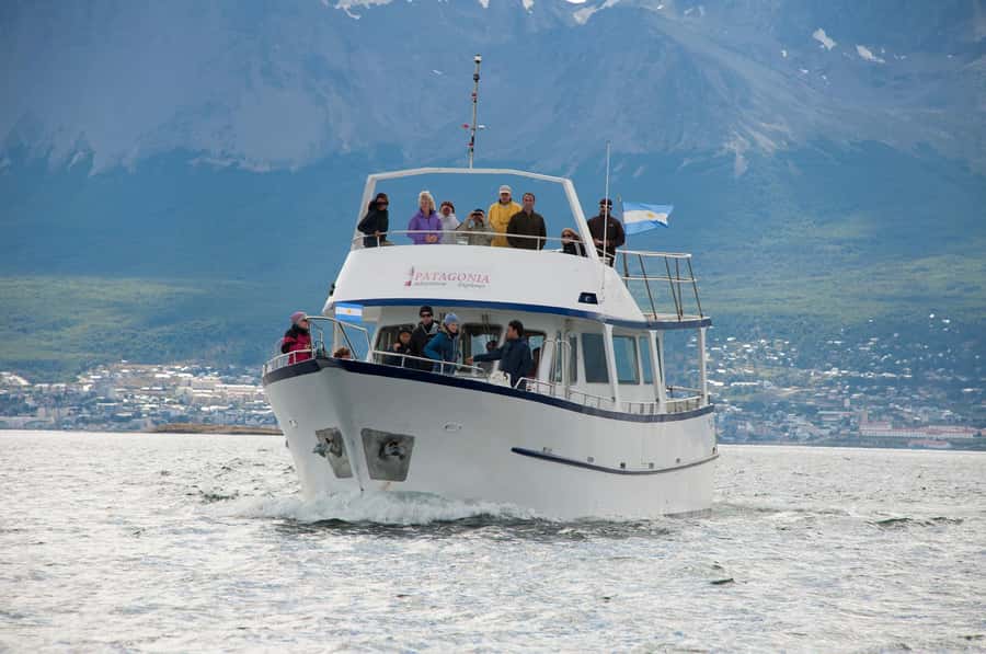 From Ushuaia: Beagle Channel Yacht Sailing Tour - The 45-minute walk on Bridges Island