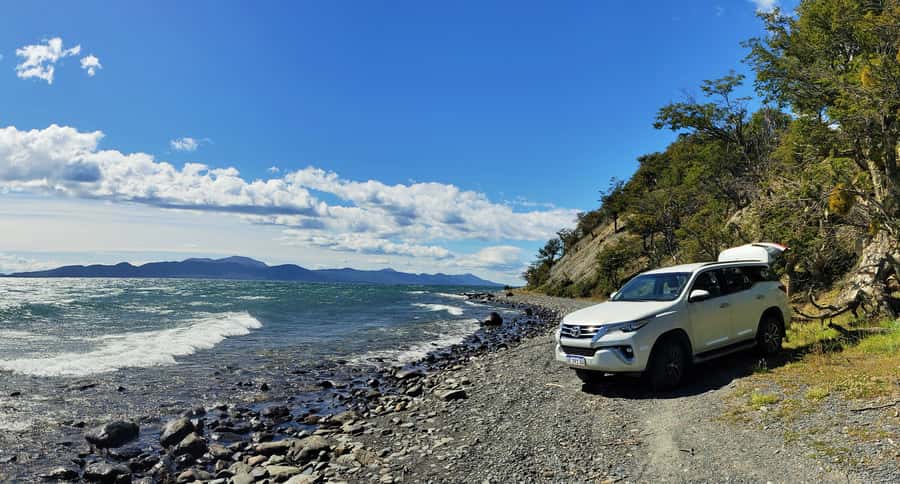 From Ushuaia: Private Fagnano Lake 4WD Tour - Patagonian lamb lunch at a ski center