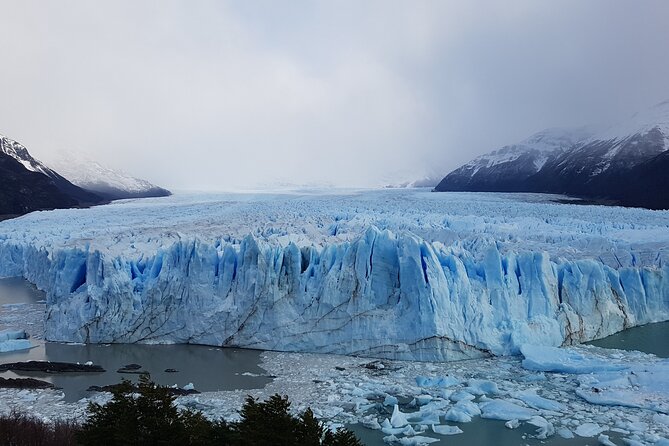 Full Day Guided Tour Perito Moreno National Park and Glacier - The ride beside Lago Argentino
