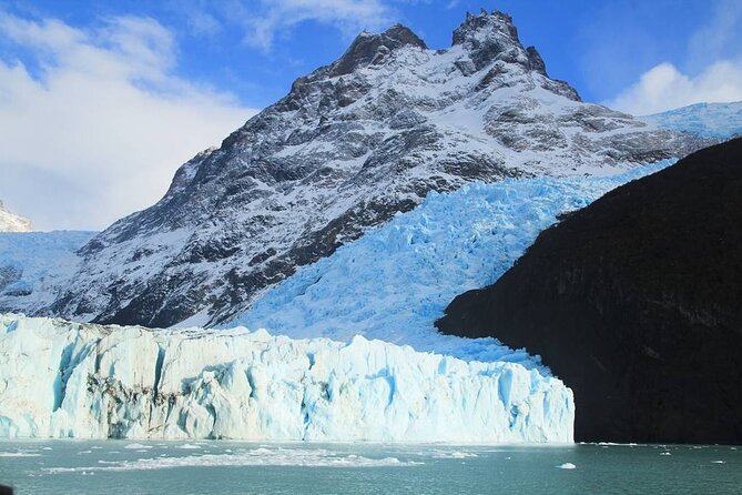 Full day tour: Sail among the Glaciers of Patagonia - Food, photo time, and the small comforts