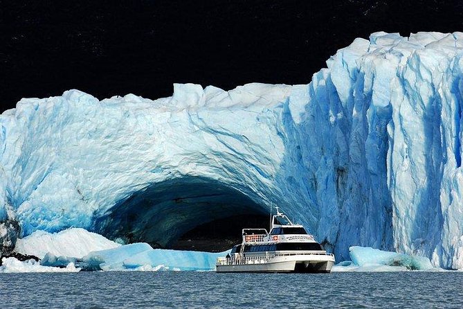 Full Day Tour to Perito Moreno Glacier including Navigation - The guide can turn a scenic transfer into a useful lesson