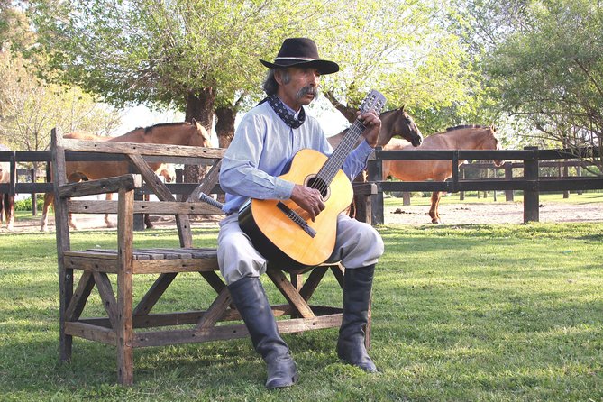 Gaucho Day with Estancia and Areco town - Watching gaucho skills on horseback