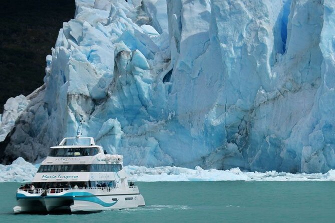 Glaciares Gourmet Premium Lounge boat Tour + El Calafate pick up - Starting at 7 a.m. in El Calafate