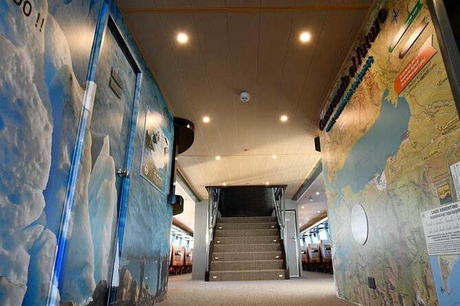 Glaciares Gourmet Premium Lounge boat Tour + El Calafate pick up - Canal de los Témpanos and Perito Moreno