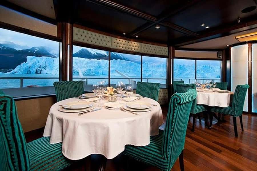 GLACIERS GOURMET Perito Moreno Navigation Full service - Canal de los Témpanos and Perito Moreno