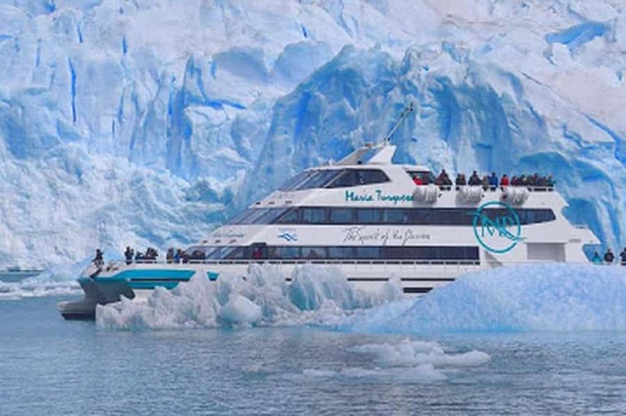 GLACIERS GOURMET Perito Moreno Navigation Full service - The early start from El Calafate