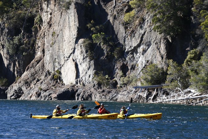 Half a day of kayaking on Lake Moreno in private service - Starting at Arroyo Angostura on Lake Moreno Oeste