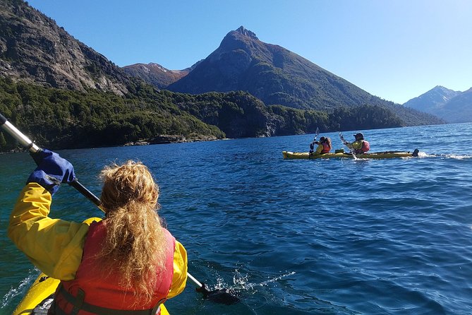 Half a day of kayaking on the Nahuel Huapi lake in private service - How much the $150 price is worth