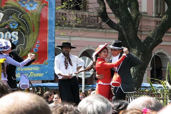 Half Day Private Tour Discovering San Telmo And Mataderos Fairs - A private vehicle and pickup that simplify the day